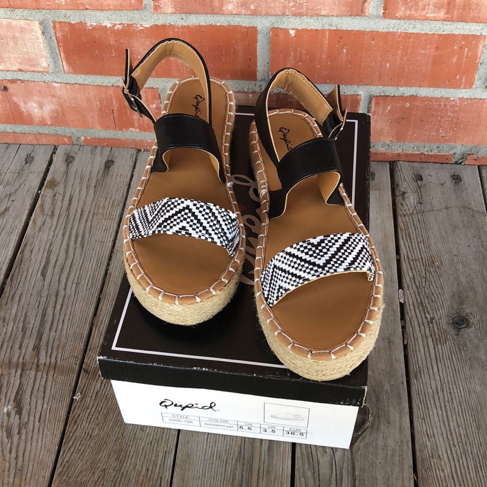 Qupid black and white platform sandal